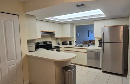 Sarasota Villa | Spacious 2 Bdrm- 2 Bath Villa