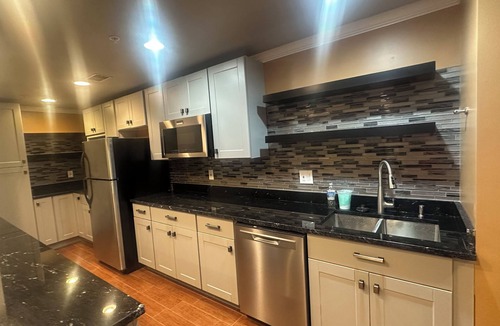 Woodmore Apartment | Spacious 2-bedroom apartment in charming Bowie with WiFi, new bthrm, w/d,& kit