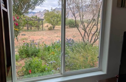 Cochise House | Spacious 2BR Getaway w/Hot Tub