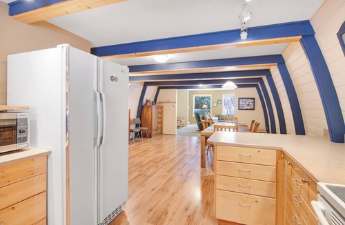 Silver Star Mountain Cabin | Spacious 3 bedroom cabin w/hot tub, pet-friendly, close to village and trails