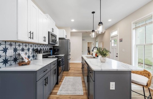 Victorian Village House | Spacious 3-Bedroom Home with King Suite, Parking Permits, and Prime Location Near Downtown Columbus