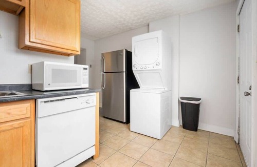 Weinland Park House | Spacious 3 Bedroom near OSU and High St.