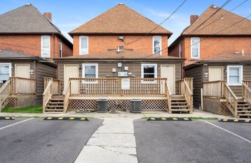 Weinland Park House | Spacious 3 Bedroom near OSU and High St.