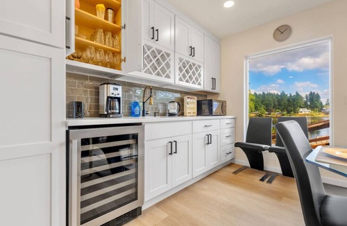 Lakeland South House | Spacious 3B2B Upper unit breathtaking lake views