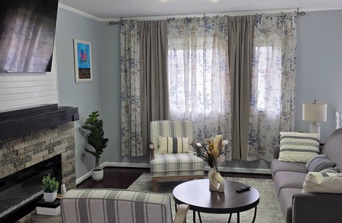 Summit Station House | Spacious 4-bedroom house in wonderful Columbus with essential amenities.