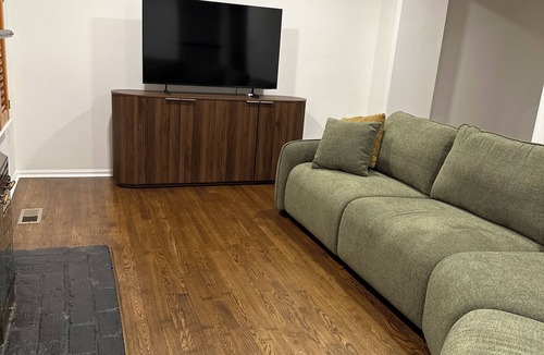 Burke House | Spacious 4-bedroom townhome in lovely Burke with AC