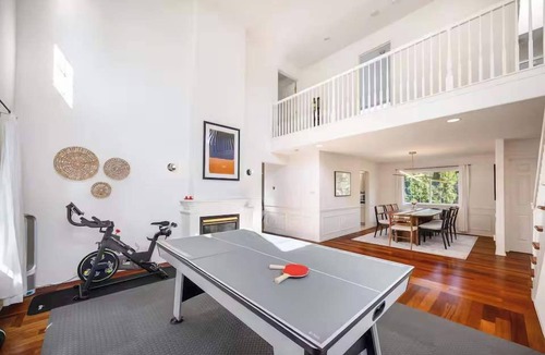 Kingsgate House | Spacious 4BR Kirkland Retreat, Games