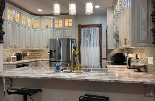 Edgewood House | Spacious 4BR Victorian DC Retreat w/Yard & Parking – Walk to Metro/CUA/Basilica