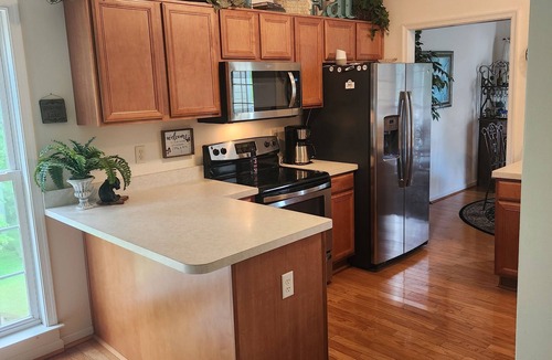 Mineral House | Spacious 5-bedroom house with kitchen and deck on both levels.