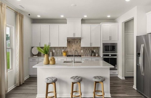 Black River House | Spacious 5-bedroom house in charming Angier with WiFi, AC