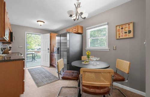 Columbus House | Spacious 5BR Firepit with Deck Near OSU and More