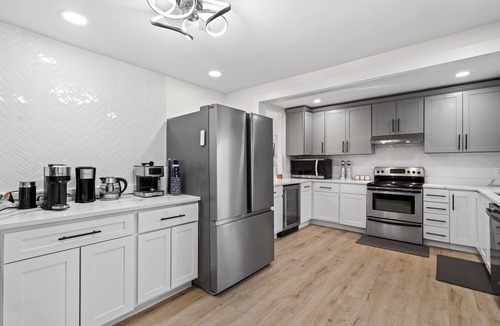 Fort Washington Villa | Spacious 6-bedroom with beautiful Garden for BBQ near Gaylor/MGM/National Harbor