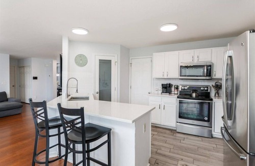 Groveport House | Spacious 6-Bedroom Home Near Columbus, Sleeps 17, Perfect for Large Groups