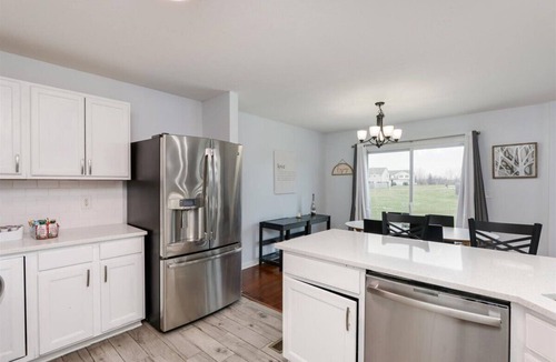 Groveport House | Spacious 6-Bedroom Home Near Columbus, Sleeps 17, Perfect for Large Groups