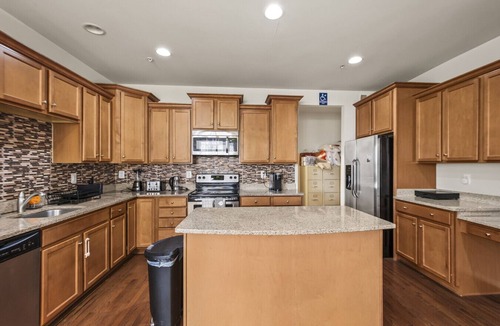 Bowie House | Spacious 6BR Bowie Home Sleeps 16 w/parking