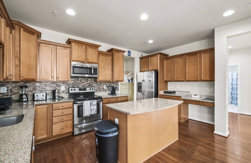 Bowie House | Spacious 6BR Bowie Home Sleeps 16 w/parking