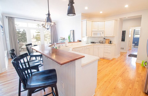 Saratoga Springs House | Spacious and Inviting Lake View Home