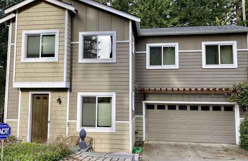 North Rose Hill Apartment | Spacious Cedar Suite Private Entry & Bath Wifi Kirkland