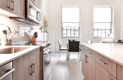 Chinatown Apartment | Spacious + Clean 1BR | Full Kitchen | Washer/Dryer | by GLS