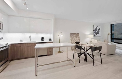 NoMa Hotel | Spacious + Clean | Desk + Business Center | near Capitol Hill