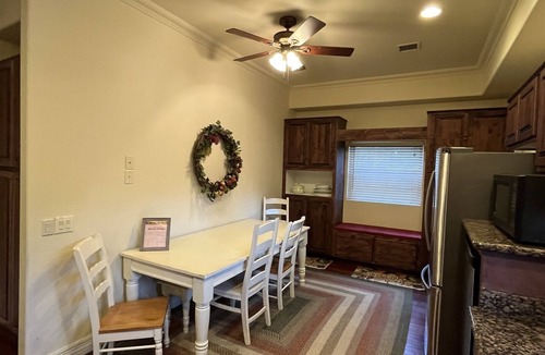 Pinetop House | Spacious & Cozy Cabin – Minutes from Go-Karts, Golf, Trails, Lakes & Family Fun!