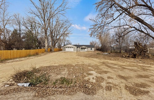 Nampa House | Spacious Escape with an Entertainment Garage!