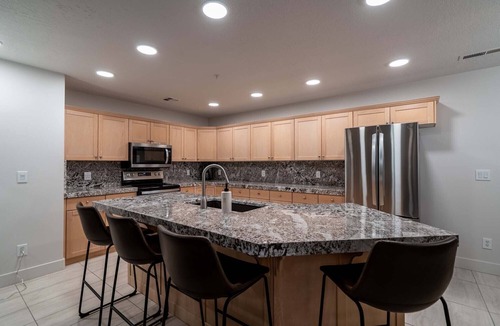 St. George Condo | Spacious Family Condo Ground Floor, Patio, Pools & Bikes & Fun All YEAR-ROUND