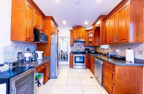 Renfrew-Collingwood House | Spacious Family Oasis Minutes From Downtown Metrotown