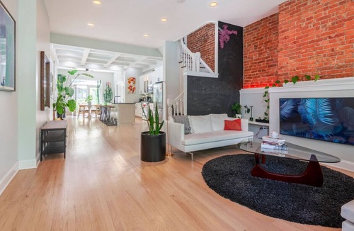 Bloomingdale House | Spacious Historic Rowhouse w. Hot Tub
