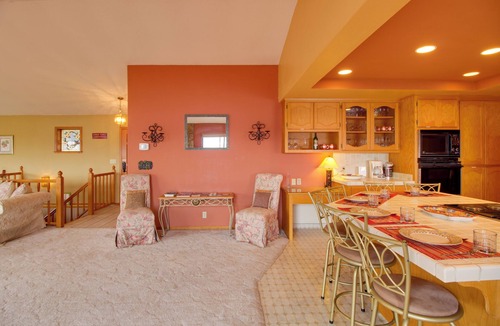 Kelseyville House | Spacious Kelseyville Home w/Large Lakefront Deck!