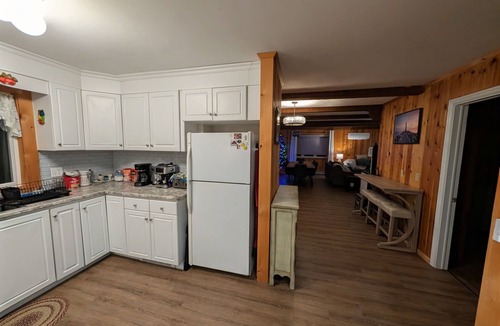 Queens Cottage | Spacious Luxe-Lodge 5br Lakefront
