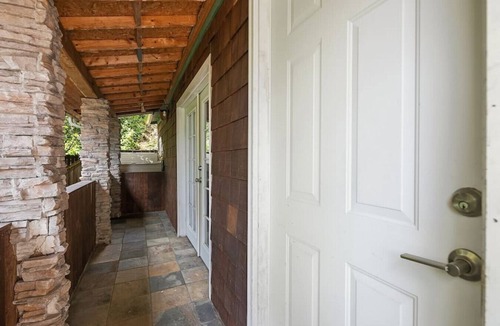 Stevens House | Spacious & Modern 3 Bedroom in Madison Valley
