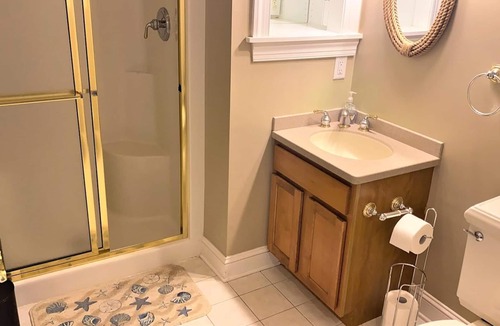 Village Green House | Spacious & Modern pet-friendly Victorian over 4,200 Sq Ft