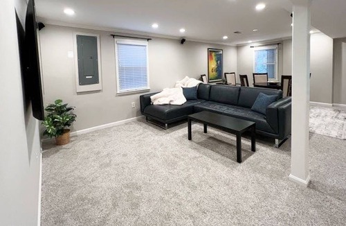 Tysons House | spacious open floor plan w/heated pool and hot tub - DC