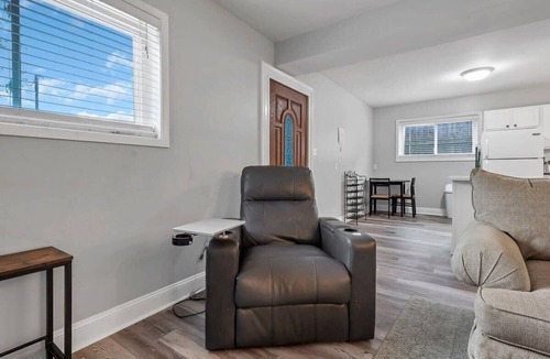 Downtown Columbus Apartment | Spacious Retreat - 3 BR + Parking- German Village