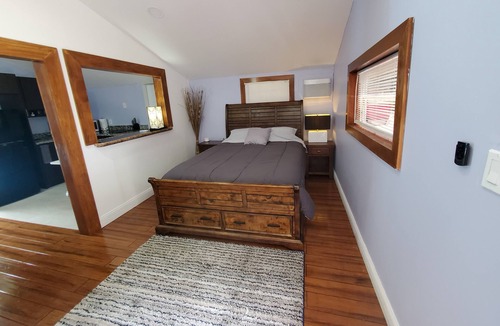 Midtown Apartment | Spacious studio with pool and 75" 4k TV in Old Town