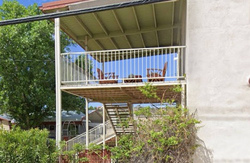 Truth or Consequences Apartment | Spacious 2-bedroom apartment with private Hot Spring Tub!