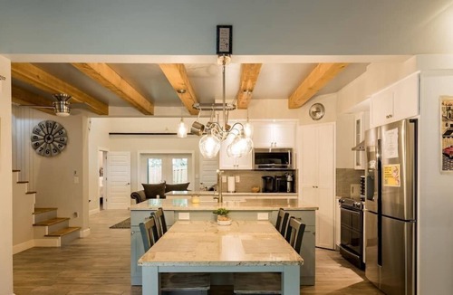 Sarasota Springs House | Spacious Vacation Rental in Sarasota /Private Pool /Game Room with Pool Table