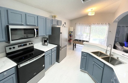 Lake Berkley Villa | Spacious Villa with Private Heated Pool & Office