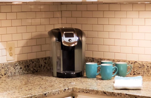Woodinville Apartment | Sparkling Clean suite, close to Woodinville's Wine District. WiFi. Pet friendly