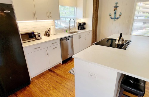 South Sarasota House | Specious and renovated 2 bed 2 bath house