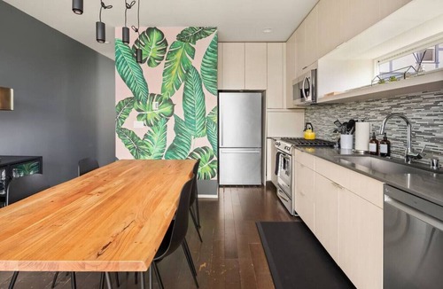 Eastlake Villa | Spectacular Views from this 3 Bedroom Designer Home w/Priv Rooftop, AC