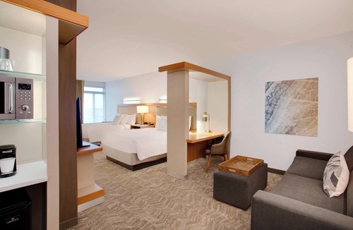 Windsor Locks Hotel | Springhill Suites Marriott Airport