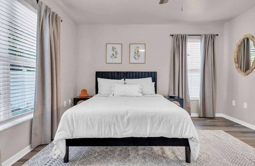 North Sarasota House | SRQ Comfy Retreat 3 bed 2 bath