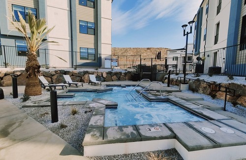 St. George Condo | St. George Gem, Pool, Hot Tub, View, Zion Basecamp