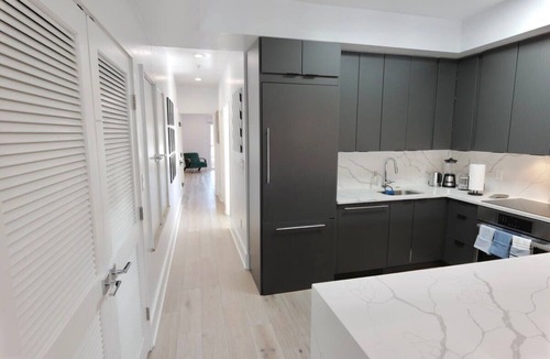 Logan Circle Apartment | Stairway to Heaven - Parking