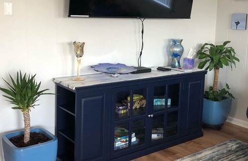 Kill Devil Hills Cottage | Stay at the "Beach Nest", a comfy cottage, that has it all!