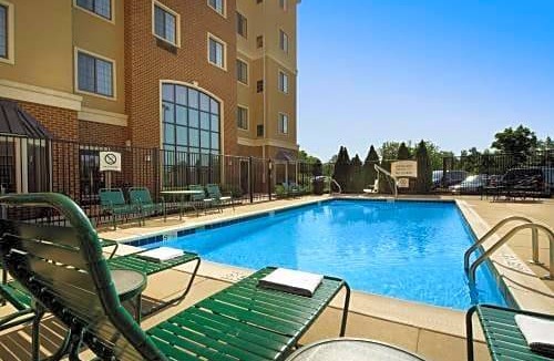 Linthicum Heights Hotel | Staybridge Suites Baltimore BWI Airport, an IHG Hotel