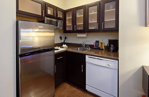 Fairfield Apartment | Staybridge Studio! Pool & Hot Tub. Free Breakfast. Explore Wine Country!