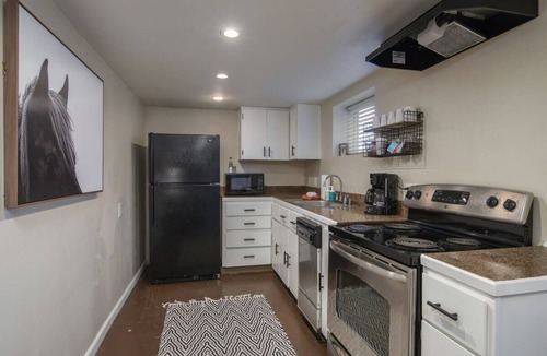 Richmond House | #StayinMyDistrict Pendelton Place Walk to Mt Tabor
